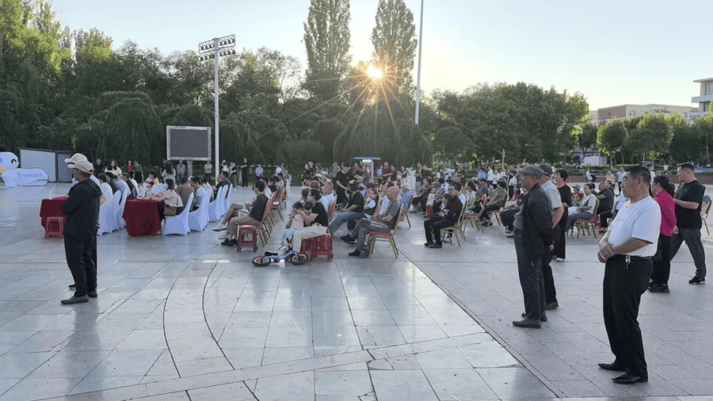 新疆体育彩票点亮塔城夏夜